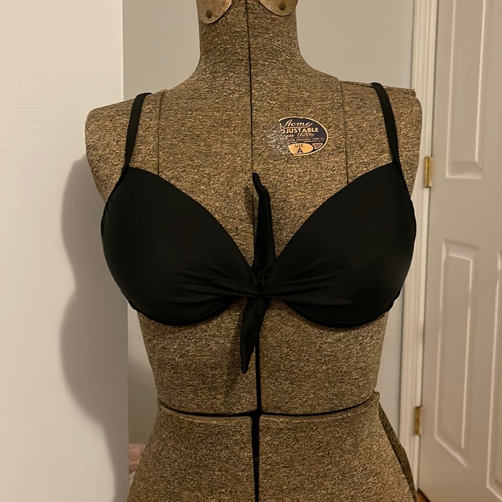 Tahiti bikini top. Size M excellent condition.
